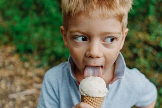 Kids at Rowlestone Court Farm ice cream