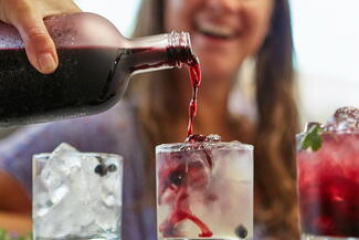 pouring cassis