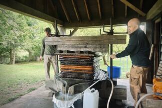 making cider at greg's pit