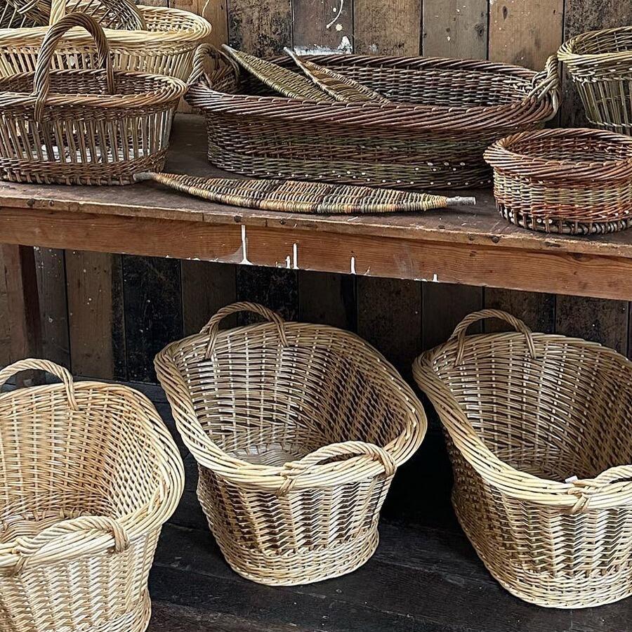 Woven willow crisp backets on shelves