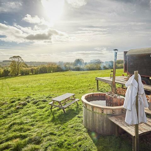 Glamping Holidays & Short Breaks | Visit Herefordshire