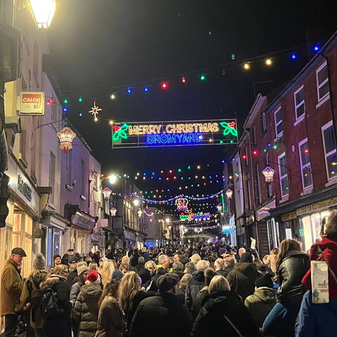 Bromyard town centre busy with crowds for Christmas lights switch on event